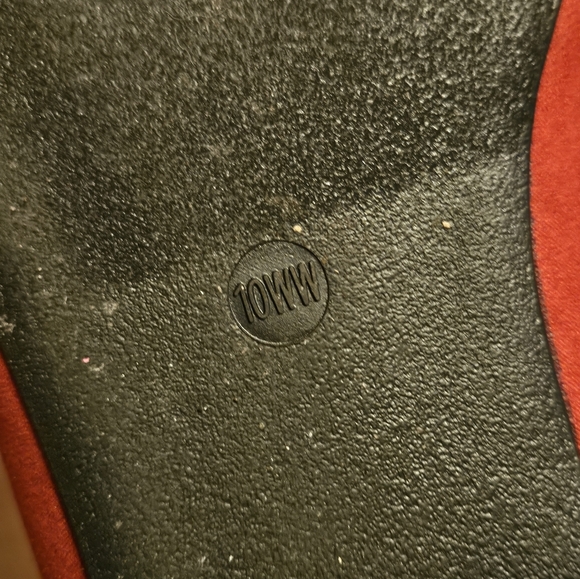 Torrid Red Suede Ballet Flats - Picture 7 of 7